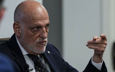 بارسێلۆنا وەک ریال مەدرید دەکات و هەڕەشەی لادانی تێباس لە پۆستەکەی دەکات