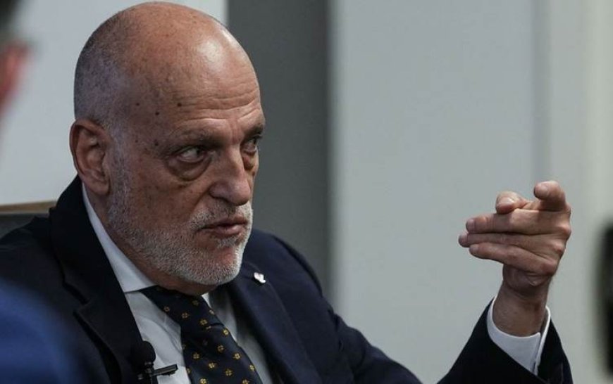 بارسێلۆنا وەک ریال مەدرید دەکات و هەڕەشەی لادانی تێباس لە پۆستەکەی دەکات