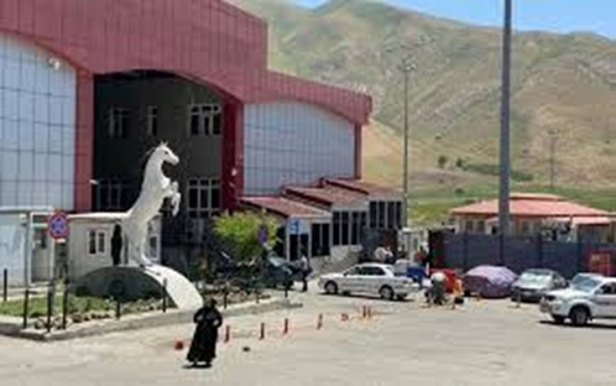 دەروازەکانی باشماخ و حاجی ئۆمەران پێشوازی لە دەیان هەزار زیارەتکاری ئێرانی دەکەن