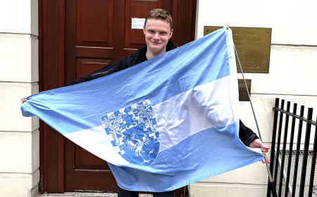 Daniel Jackson Dewleta xwe damezrand: Komara Azad a Verdisê