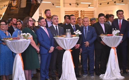 Ashley a Amerîkî li Kurdistanê pêşangeha xwe vekir