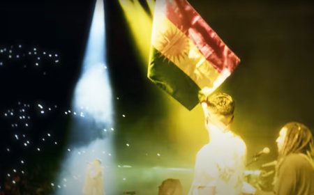 Tobias Rahim ala Kurdistanê bilind dike