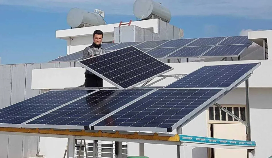 Çar bankên Kurdistanê deynê danîna sîstema elektrîkê ya enerjiya rojê didin
