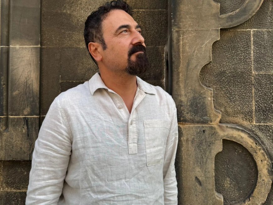 Mikail Aslan nivîsand; Di Xaneya Xizir de