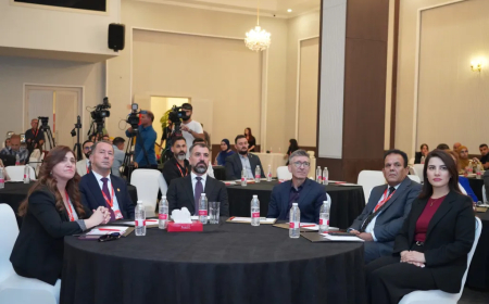 BCF Xelat û Rêzgirtinê Pêşkêşî Xwendekarên Serkeftî Dike