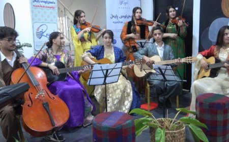 Ciwanên Helepçeyê Dixwazin Folklora Kurdî Zindî Bikin