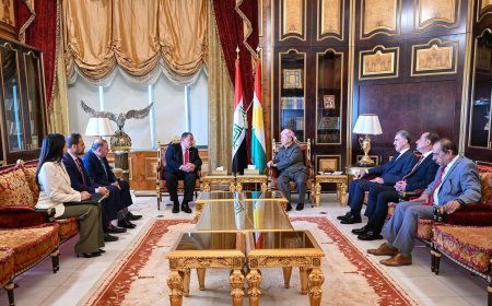 سەرۆک بارزانی پێشوازی لە ژمارەیەک کەسایەتیی ئاشوریی ئەمریکا دەکات