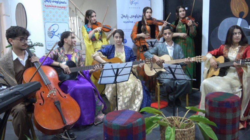 Ciwanên Helepçeyê Dixwazin Folklora Kurdî Zindî Bikin