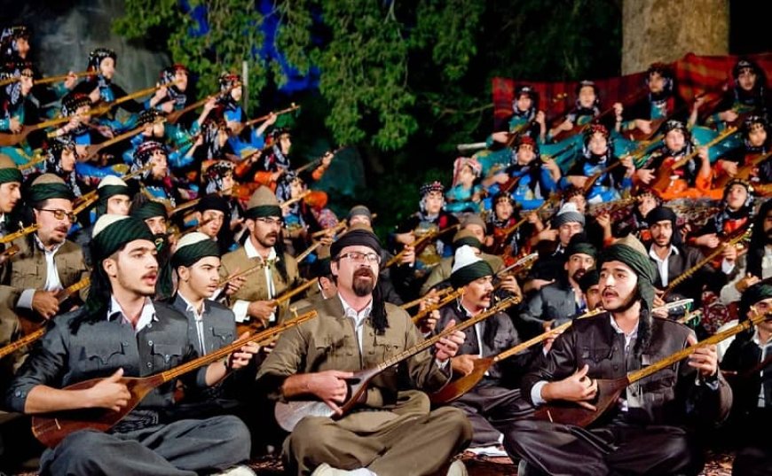 Festîvala Tenbûrê li Kirmanşanê Meqamên Kurdî Diparêze