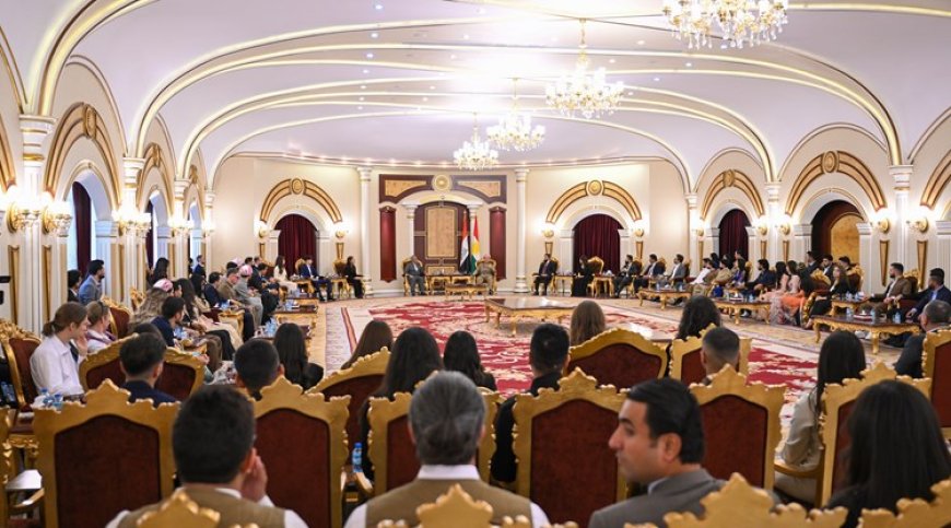 Karîzmaya Serok Barzanî û Hesta Ciwanên Kurdistanî yên Dûrî Welat
