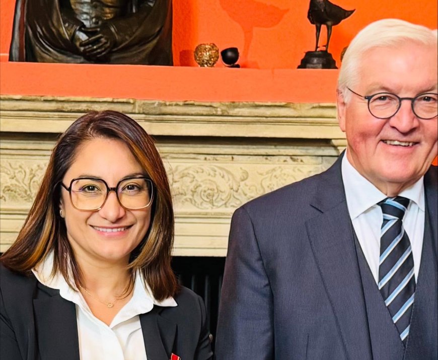 Keça Kurd Xelata Xaça Federal a Xizmetê Wergirt