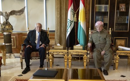 Serok Barzanî pêşwaziyê li Zalmay Xelîlzad Kir