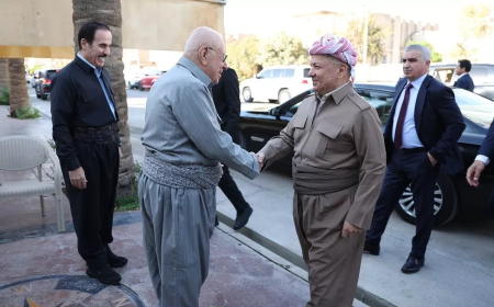 Serok Barzanî serdana kesayetiyê navdar ê bajarê Hewlêrê, Xurşîd Şêre kir.