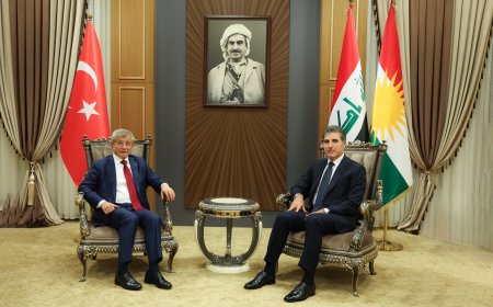 سه‌رۆک نێچیرڤان بارزانی پێشوازیی له‌ به‌ڕێز ئه‌حمه‌د داوودئۆغڵو کرد