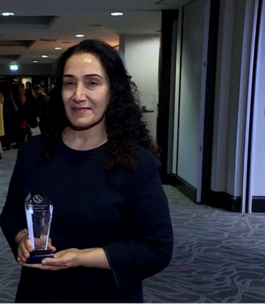 پسپۆڕێکی کورد لە بەریتانیا: مادەیەکی تەندروستم لە لم داهێناوە کە جێگرەوەی پلاستیکە