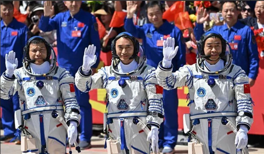 سێ ئاسمانەوانی چینی دوای یەک هەفتە لە دواکەوتن، گەڕانەوە سەر زەوی