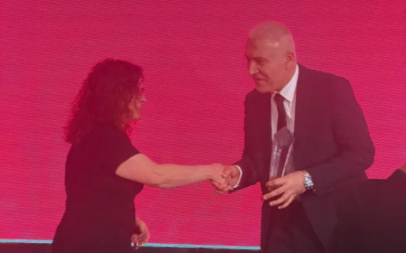 Li Londonê Dezgeha Xêrxwazî ya Barzanî Hate Xelat Kirin