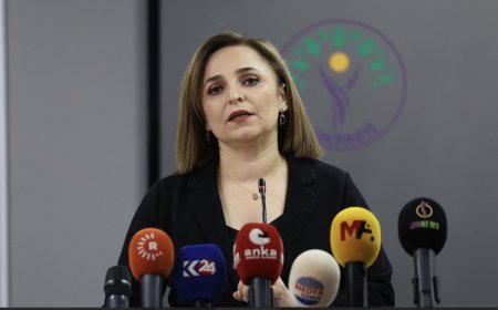 گوتەبێژی دەم پارتی: گۆڕینی ناوی پارتەکەمان لە رۆژەڤدا نییە