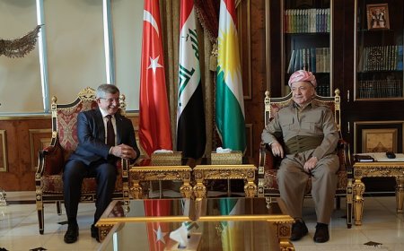 Serok Barzanî pêşwaziya Serokwezîrê berê yê Tirkiyê kir
