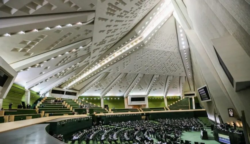 لیژنەی ئاسایشی پەرلەمانی ئێران: هیچ پابەندییەکمان لە بواری ئەتۆمدا بۆ ئەمریکییەکان دەرنەبڕيوە
