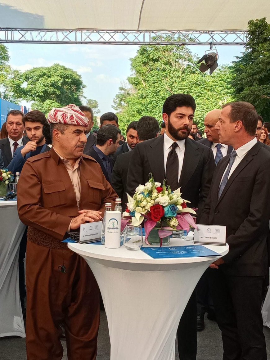 دەزگای روانگە رێوڕەسمی پەردەلادان لەسەر پەیکەری ژەنەڕاڵ (شارل دو گۆل)ی ئەنجامدا 